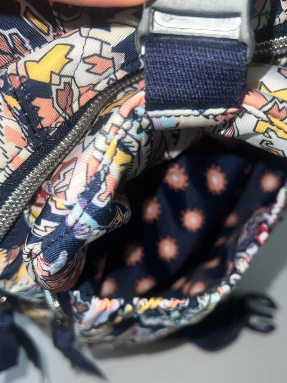 🆕 Vera Bradley Twill Utility Sling Crossbody Backpack Bag Tangier Paisley Travel - Picture 12 of 14